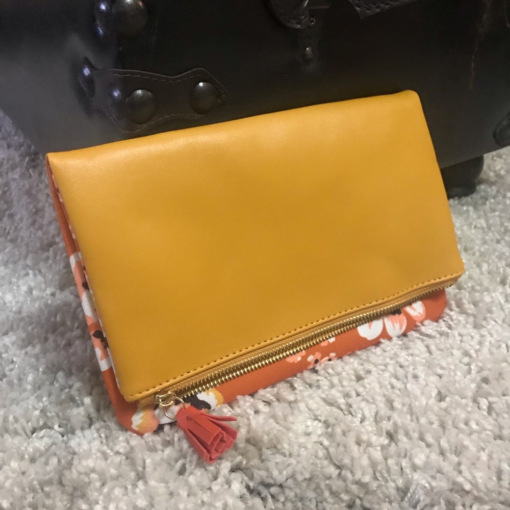 Reversible clutch - floral - brand new